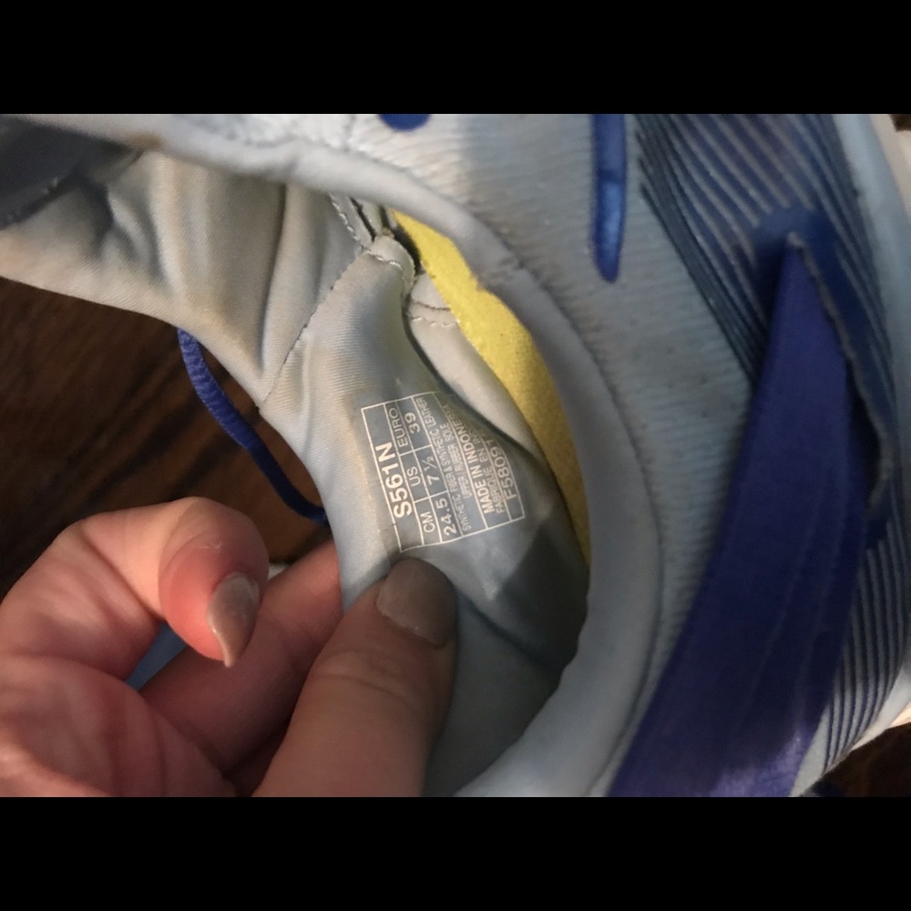 ASICS running shoes - Picture 4 of 4